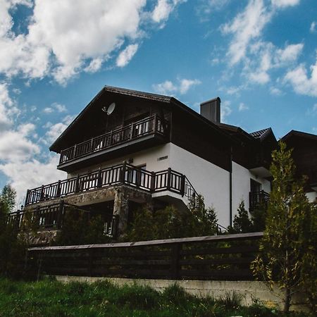 Residence Nesh Татарив Екстериор снимка
