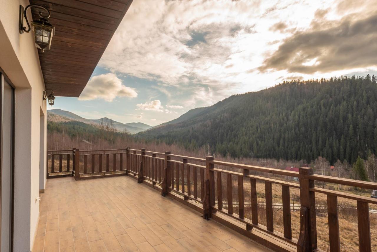 Residence Nesh Татарив Екстериор снимка