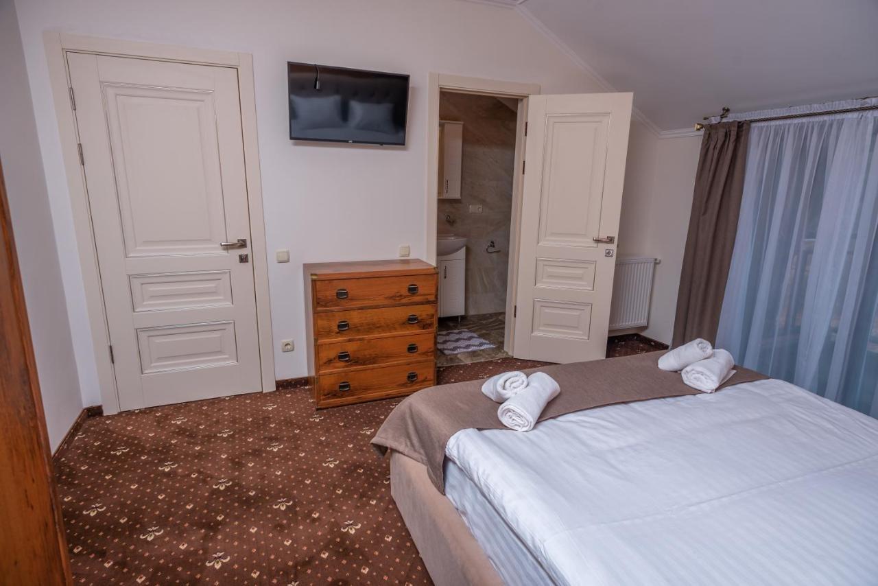 Residence Nesh Татарив Екстериор снимка