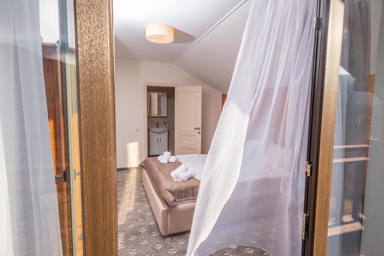 Residence Nesh Татарив Екстериор снимка