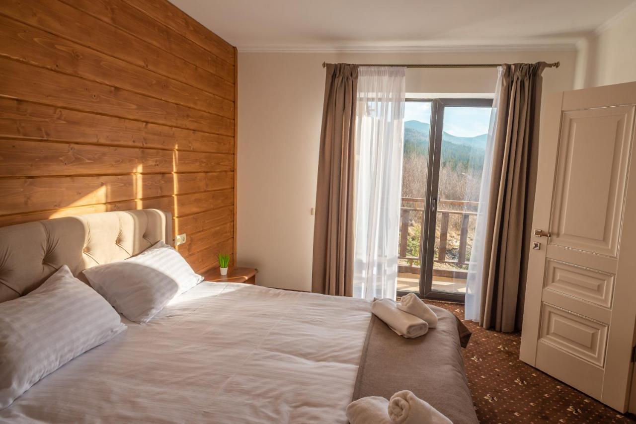 Residence Nesh Татарив Екстериор снимка