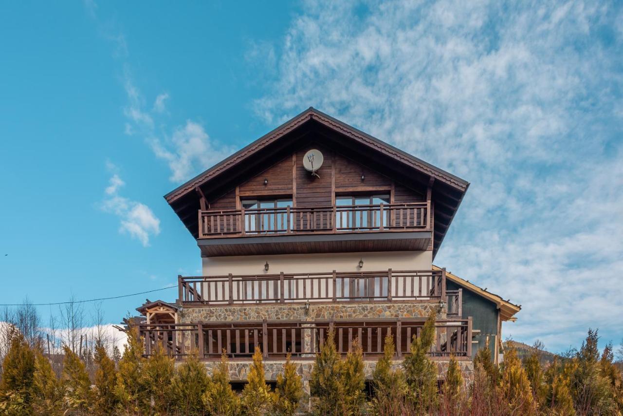Residence Nesh Татарив Екстериор снимка