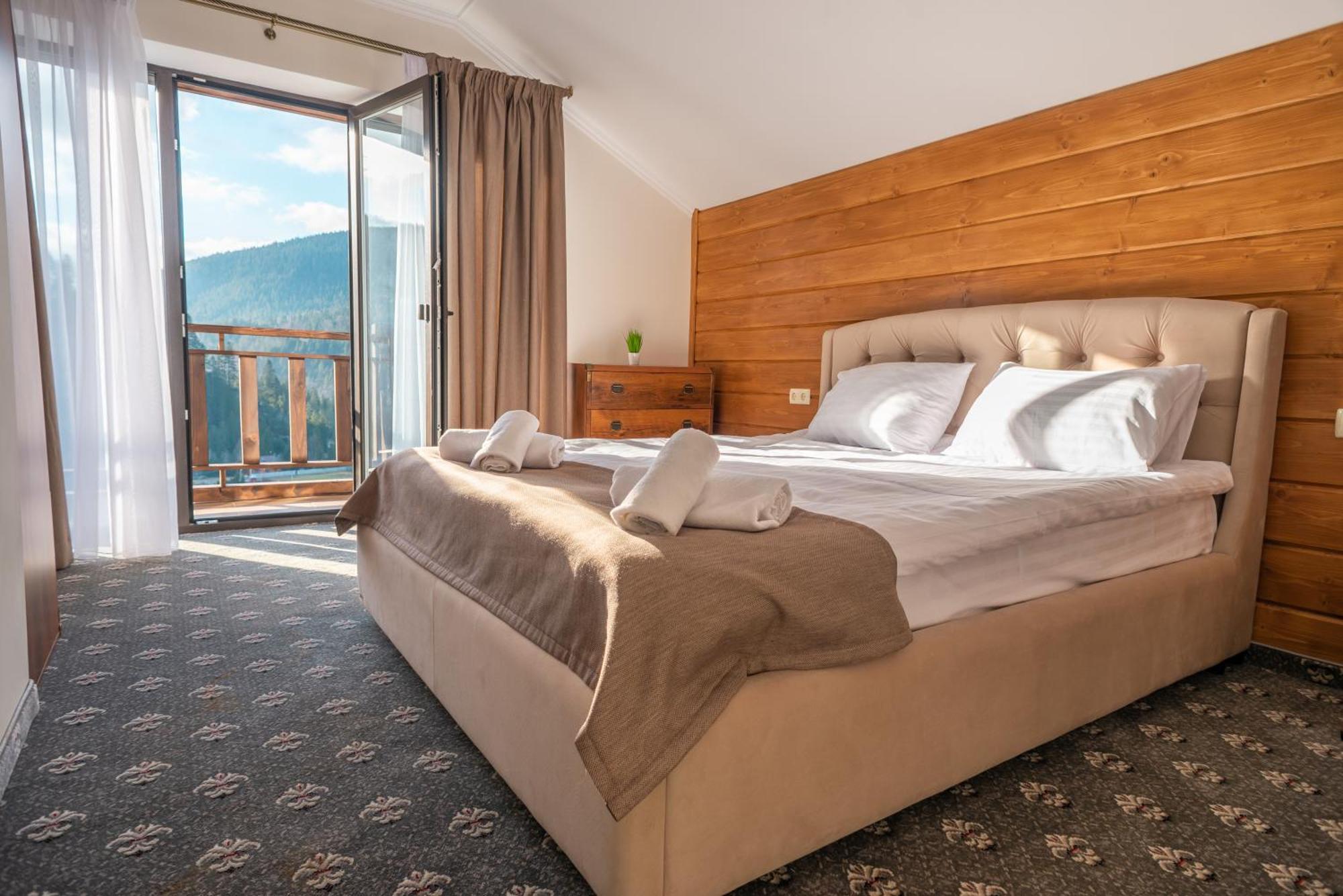 Residence Nesh Татарив Екстериор снимка
